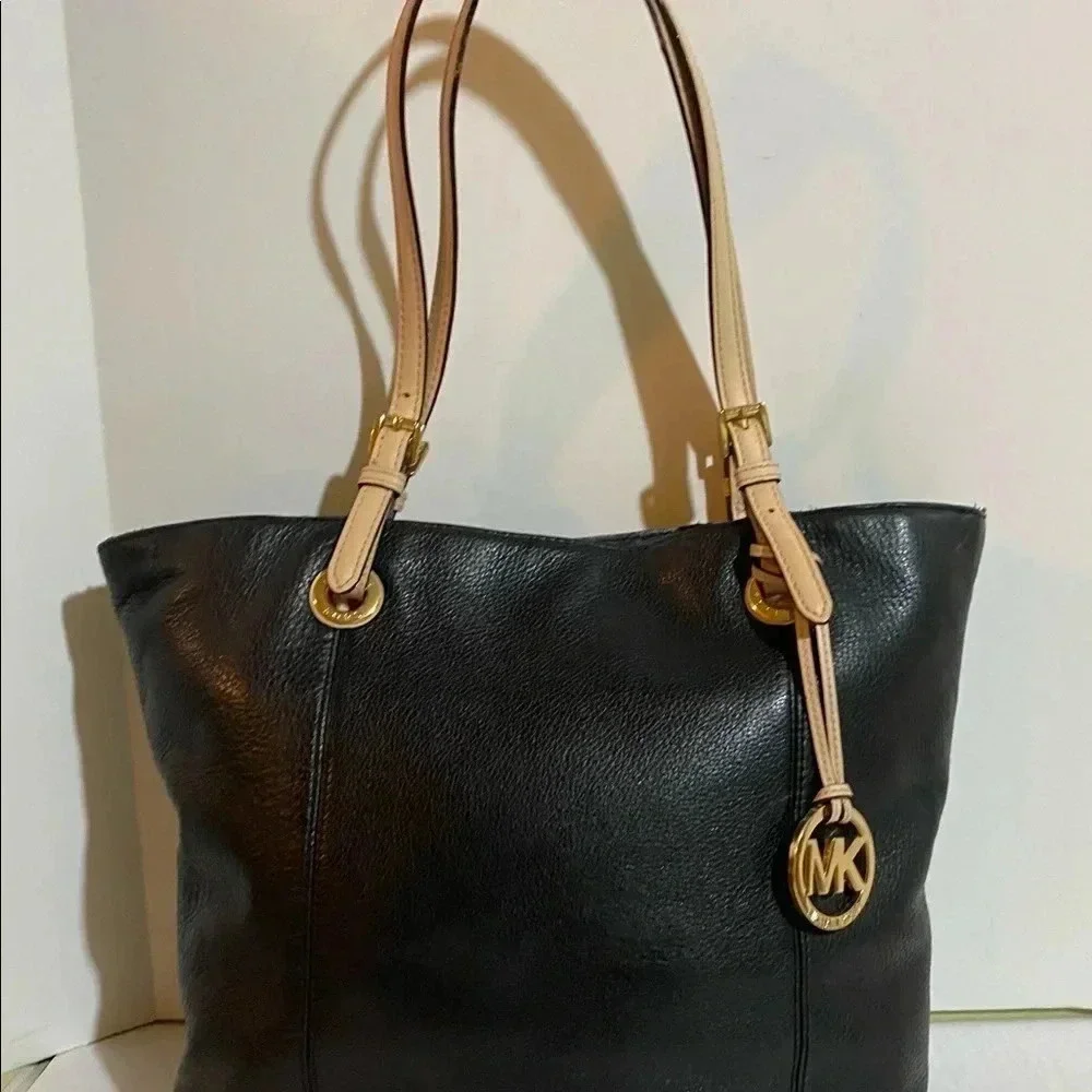 Michael kors Black leather satchel handbag